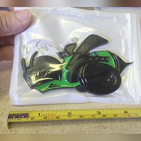 2 Scat Pack bee green bee badges - Picture 2 of 3